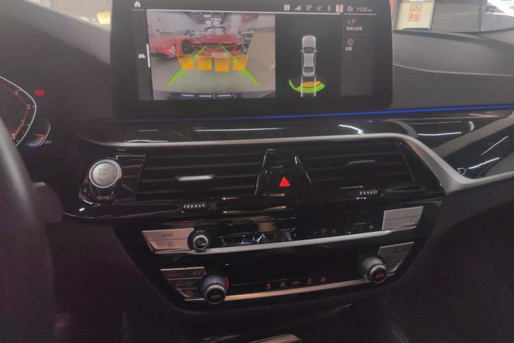 Used BMW 5 Series 2022 Restyled 525Li Luxury Package Audio And AC Panel