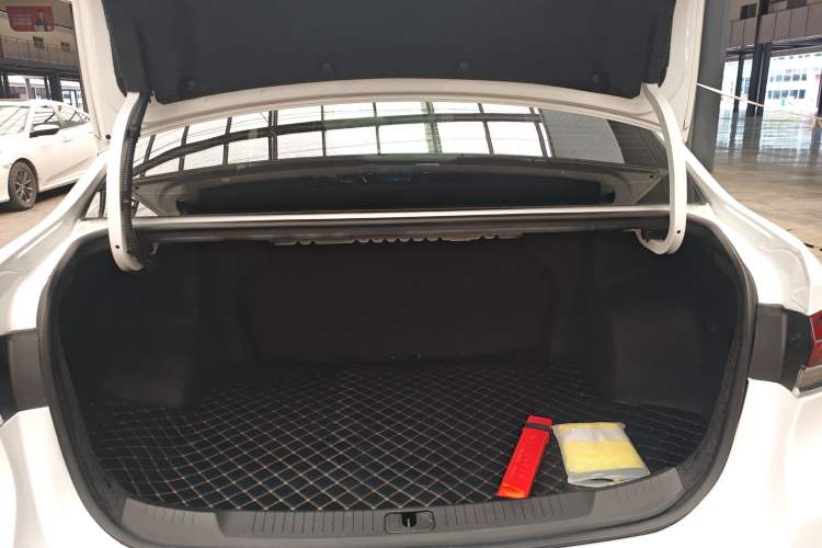 Used Buick GT 2021 1.3T Automatic Mild Hybrid Elite Version Trunk