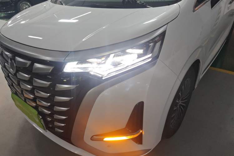 Used Denza D9 2022 DM-i 1040 Prestige Model Left Front Headlight