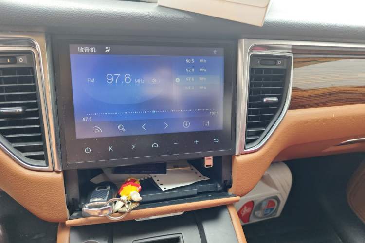 Used Zotye SR9 2017 2.0T Manual "Ultimate Road" Edition Audio And AC Panel