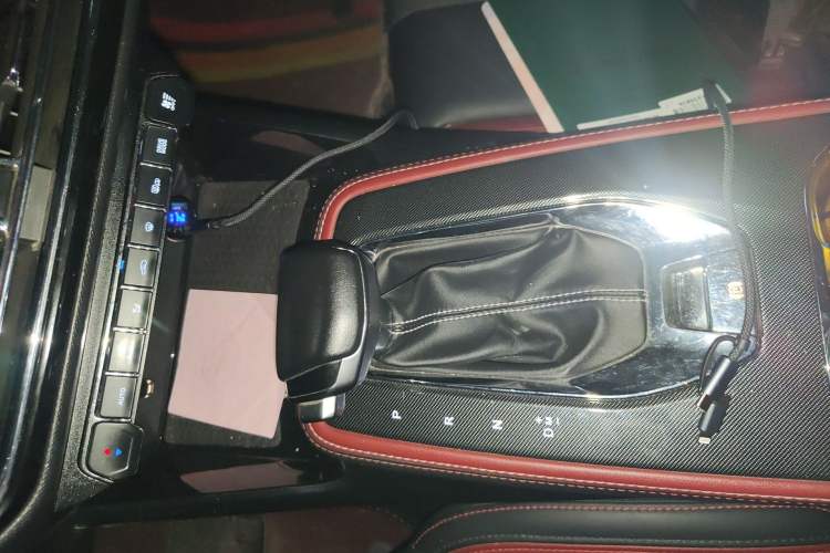 Used CHANGAN OSHAN X5 2021 1.5T DCT Prestige Edition Gear Lever