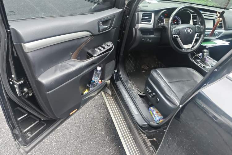 Used Toyota Highlander 2017 2.0T Four-Wheel Drive Luxury Edition 7 Seats Driver Seat