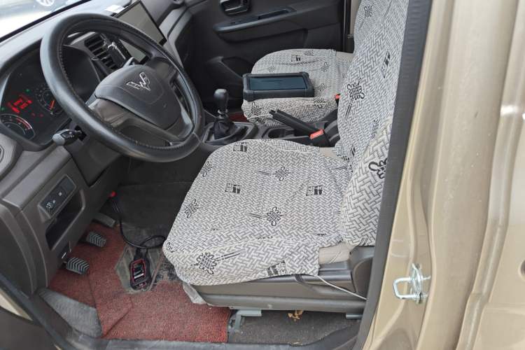 Used Wuling Hongguang V 2019 1.5L Jingqu Edition Sealed-Window Vehicle China VI LAR