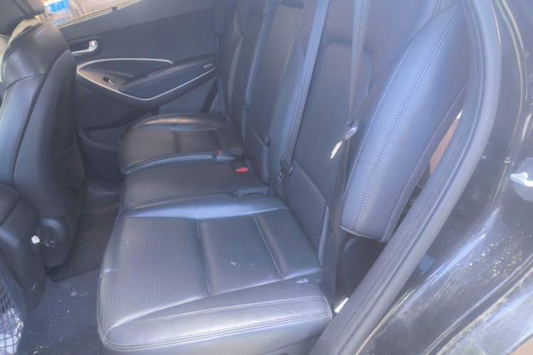 Used Hyundai Santa Fe 2013 2.4L Automatic Two-Wheel Drive Smart Version
