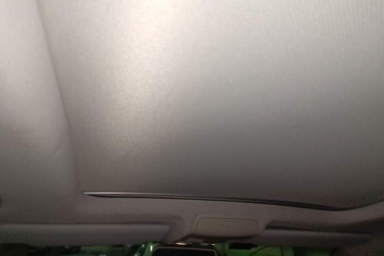 Used Volkswagen Tiguan 2013 1.8 TSI Automatic All-Wheel Drive Luxury Model Headliner