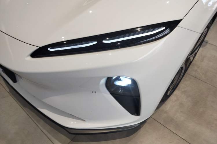 Used Nio ET5 2024 100 kWh Left Front Headlight