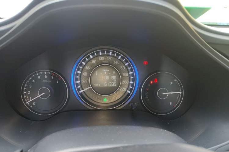 Used Honda Crider 2015 1.8L automatic luxury edition
