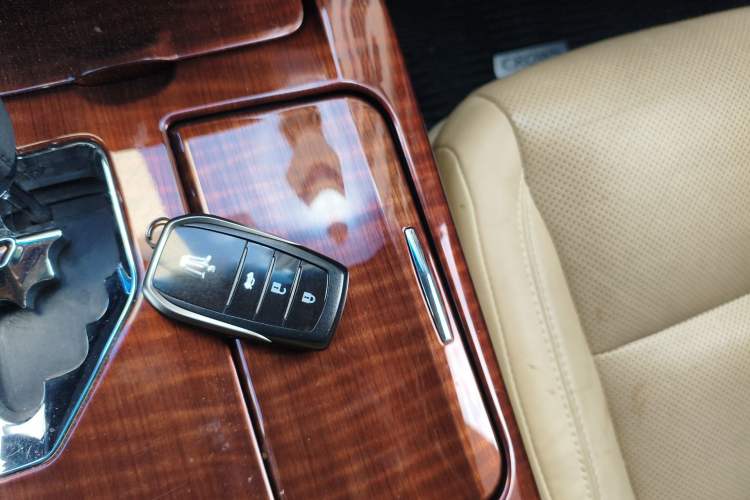 Used Toyota Crown 2015 2.0T Fashion Edition
