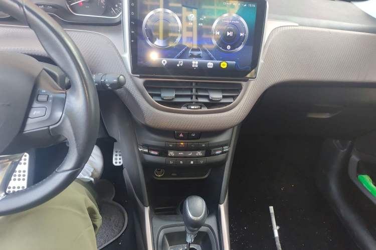 Used Peugeot 2008 2015 1.6THP Automatic Navigation Edition