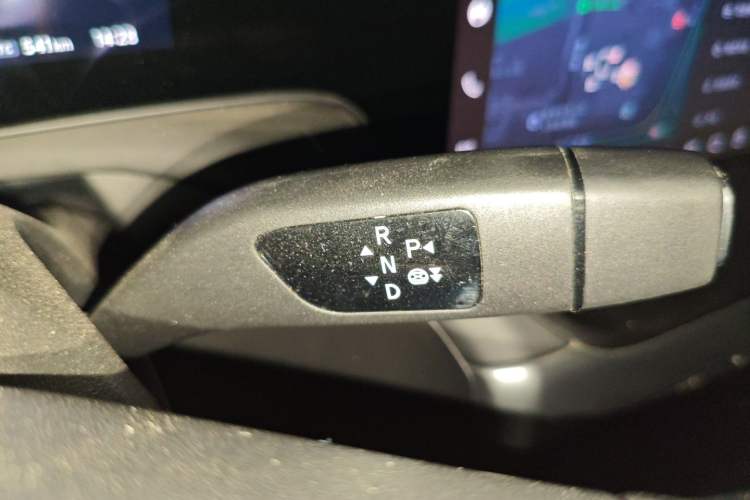 Used XPeng P7 2023 586E Gear Lever