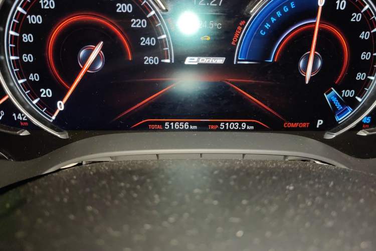 Used BMW 5 Series New Energy 2019 530Le Luxury Package Odometer Close Up