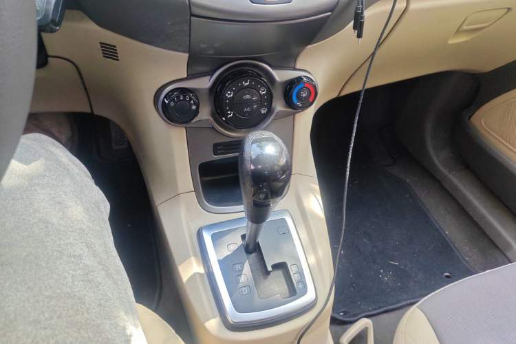 Used Ford Fiesta 2011 Hatchback 1.5L Automatic Fashion Edition