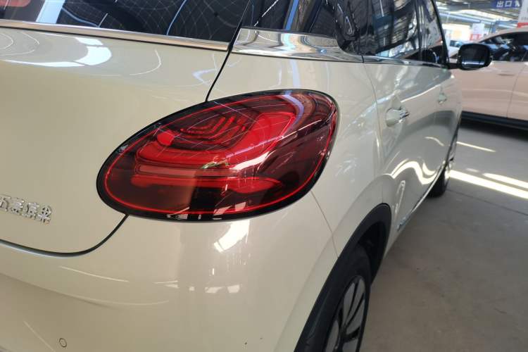 Used Wuling Bingo 2024 333 km Enjoyment Version Right Rear Taillight