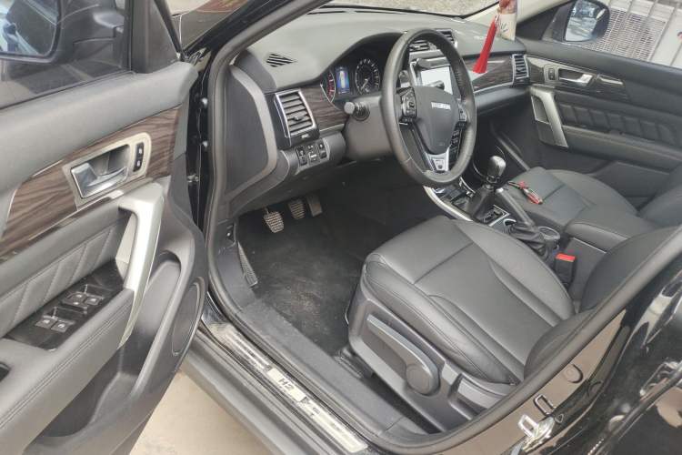 Used Haval H2 2016 Red Label 1.5T Manual Two-Wheel Drive Elite Model
