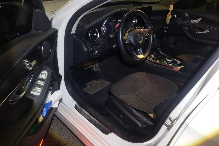 Used Mercedes-Benz C-Class 2015 Restyled C 180 L Sport Edition Driver Seat