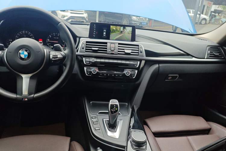 Used BMW 3 Series 2018 320Li Leading Model M Sport Package Audio And AC Panel