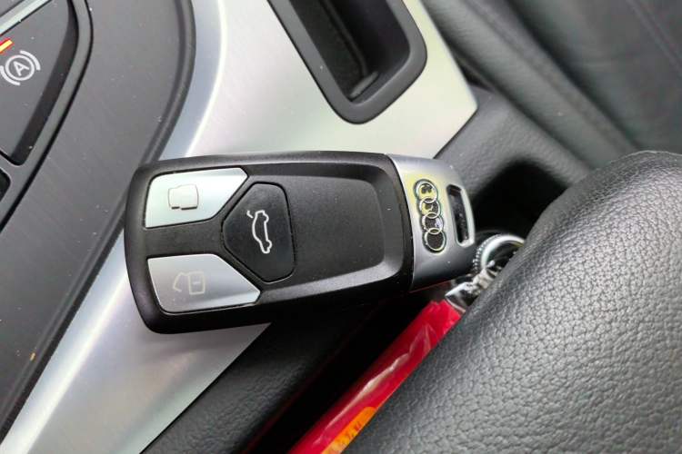 Used Audi A4L 2018 30th Anniversary Edition 40 TFSI Fashion Model Vehicle Key