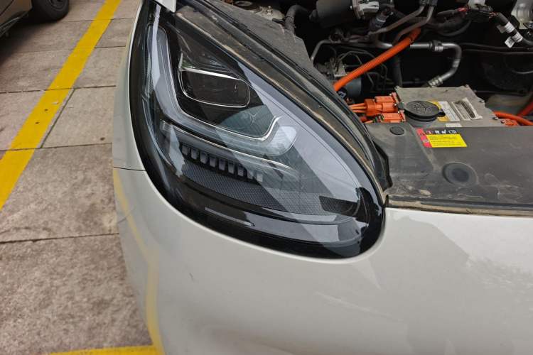 Used Wuling Bingo 2024 333 km Lingxi Connected Version Right Front Headlight