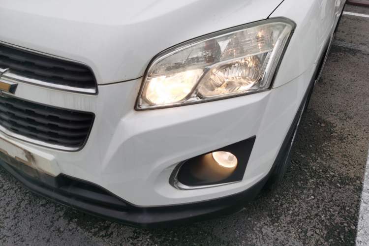 Used Chevrolet Trax 2016 1.4T Automatic Two-Wheel Drive Comfort Version with Sunroof Left Front Headlight