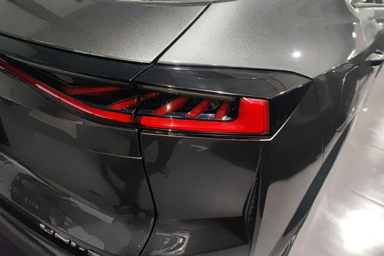 Used Changan UNI-Z New Energy 2024 Blue Whale Smart Electric iDD 125km Beyond Edition