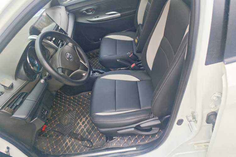 Used Toyota YARiS L Zhi Xuan 2015 1.5E Automatic Charm Edition
