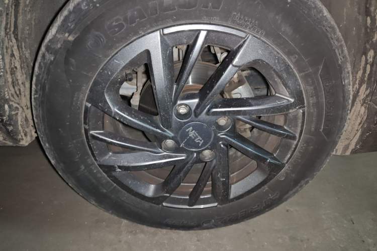 Used NETA V 2021 Standard Range Entertainment Edition Right Front Wheel Hub