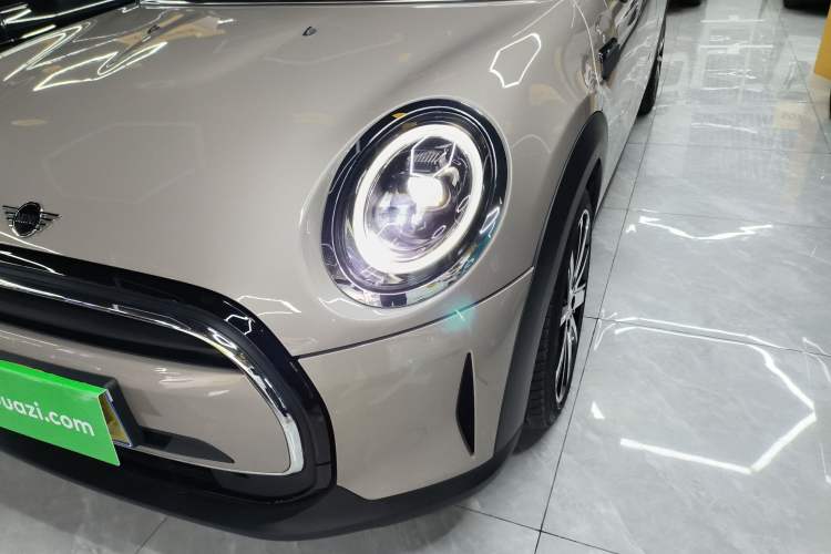 Used MINI MINI 2023 Updated 1.5T COOPER Artist Five-Door Edition