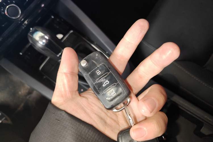 Used Volkswagen Sagitar 2015 1.6L Automatic Comfort Model
