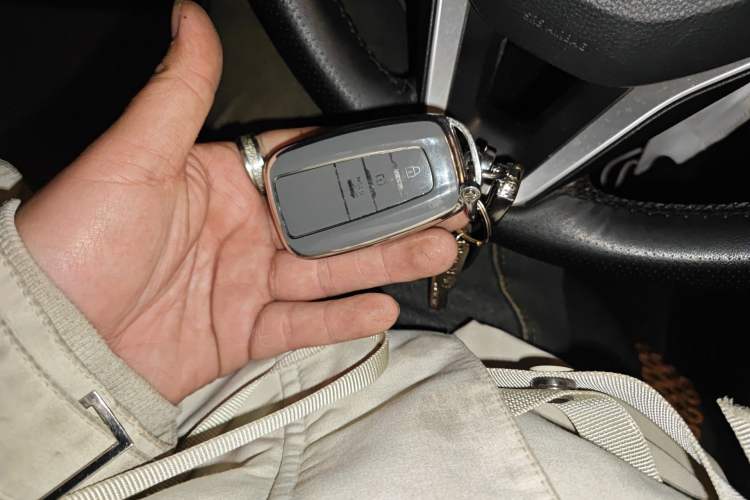 Used Toyota Levin 2022 Dual-Engine 1.8H E-CVT Luxury Edition Vehicle Key