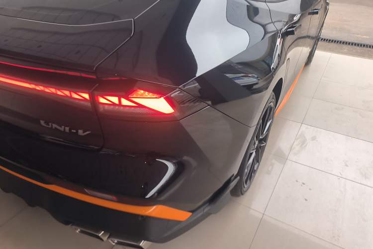 Used CHANGAN UNI-V 2024 1.5T Prestige Sport Edition
