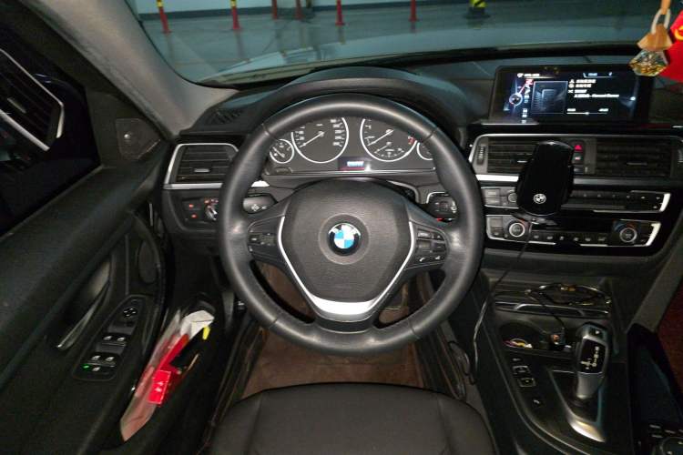 Used BMW 3 Series 2016 320Li Ambition Model Steering Wheel