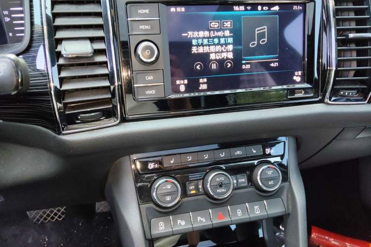 Used Skoda Kodiaq 2019 Facelifted TSI330 7-Seater Two-Wheel-Drive Luxury Enjoyment Edition China VI Standard Audio And AC Panel