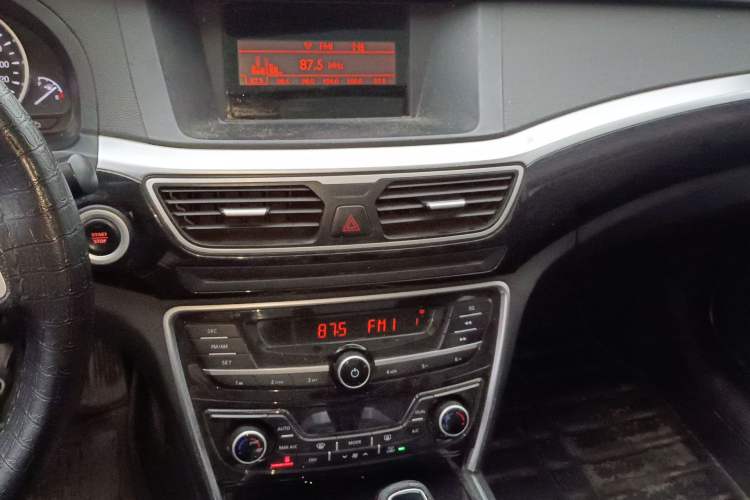 Used Geely Auto Emgrand GT 2015 1.8T Comfort Model Audio And AC Panel