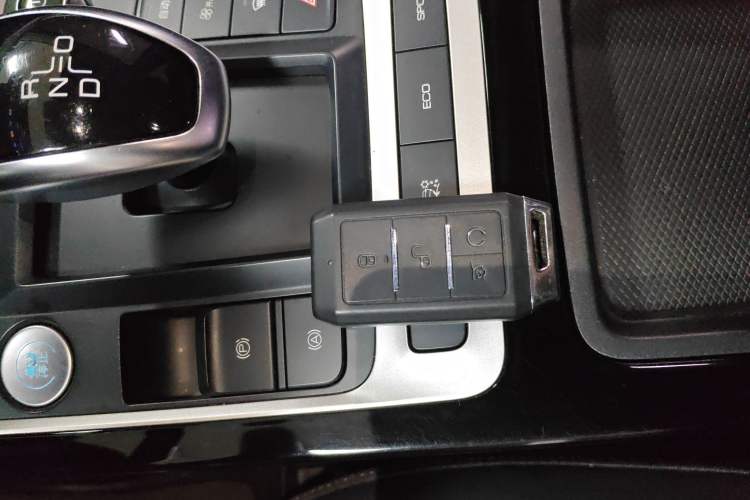 Used BYD Qin New Energy 2019 High-Range Luxury Model Interior 1