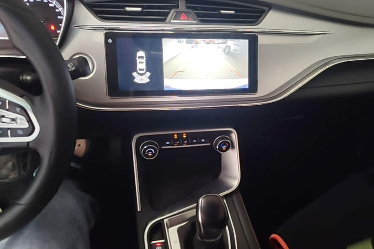 Ojetý Geely Auto Binray 2020 1.4T CVT Asian Games Edition