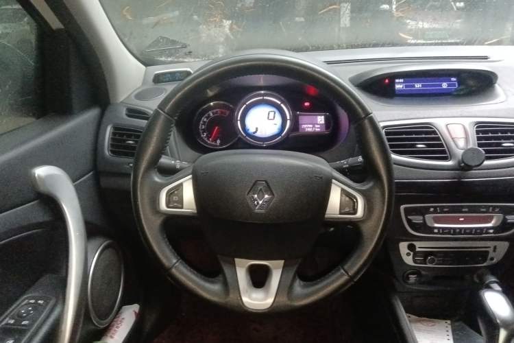 Used Renault Fluence 2015 2.0L Fashion Edition
