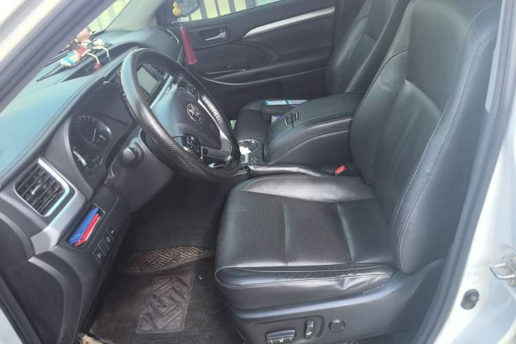 Used Toyota Highlander 2018 2.0T Four-Wheel Drive Luxury Edition 7 Seats China V Emission Standard

