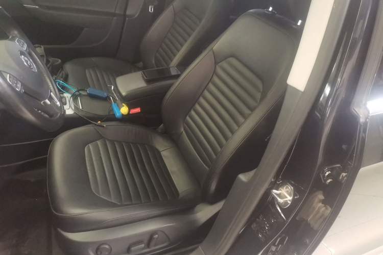 Used Volkswagen Magotan 2015 1.8TSI Advanced Model Left Front Seat