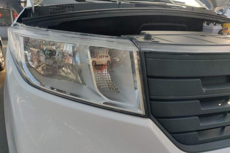 Used Wuling Hongguang PLUS 2019 1.5T Manual Standard Edition 5 Seats
