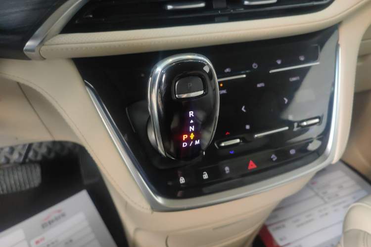 Used Buick GL8 2023 ES Lu Zun Luxury Model Gear Lever