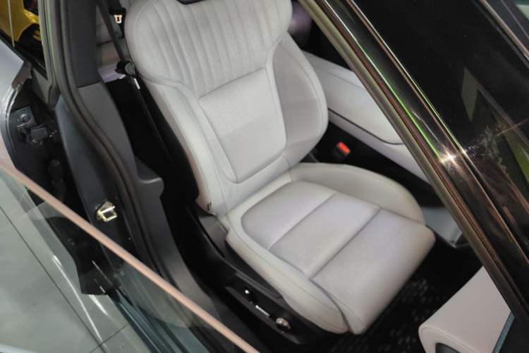 Used Lynk & Co Z10 2025 95 kWh 702 km All-Wheel Drive Intelligent Driving Ultra