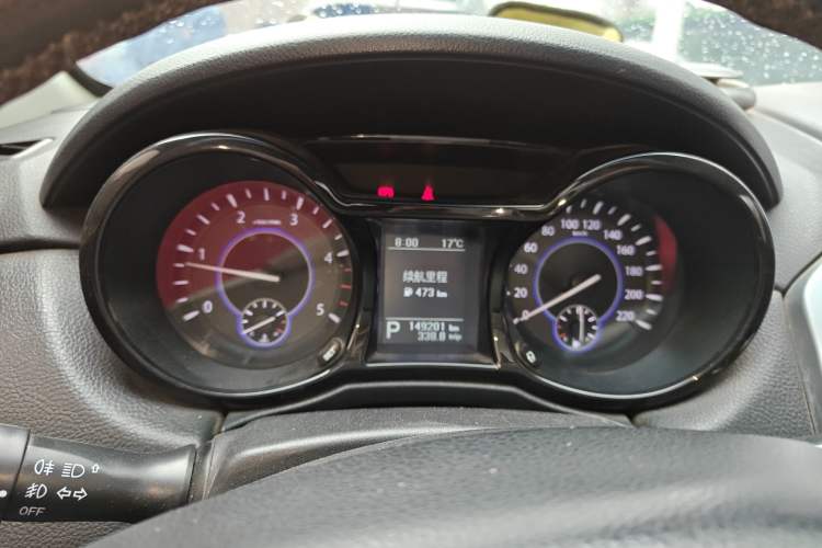 Used JMC Yusheng S350 2013 2.4T Automatic 2WD Diesel Luxury Edition 5 Seats
