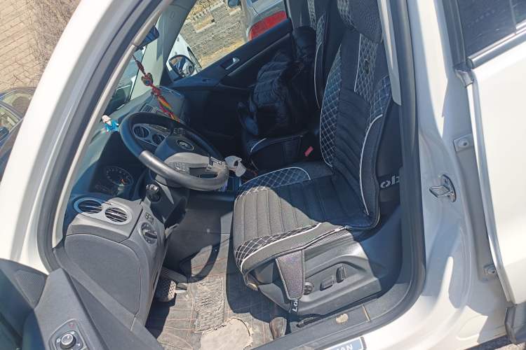 Used Volkswagen Tiguan 2015 1.8TSI Automatic Two-Wheel Drive Comfort Edition Left Front Seat