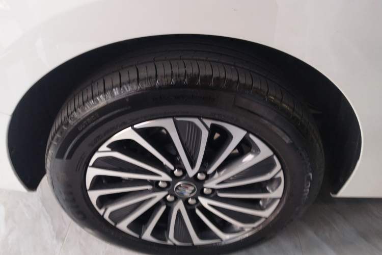 Used Buick GL8 New Energy 2025 Lu Shang Luxury Edition 7-Seater Right Rear Wheel Hub