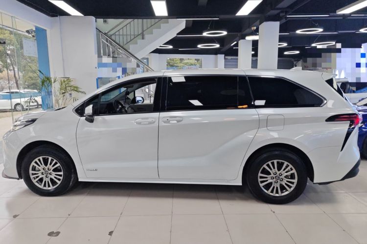 Used Toyota Sienna 2023 2.5L Hybrid Comfort Edition
