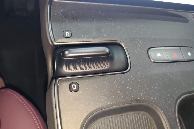 Used Nio ET5T 2024 75kWh Touring Gear Lever