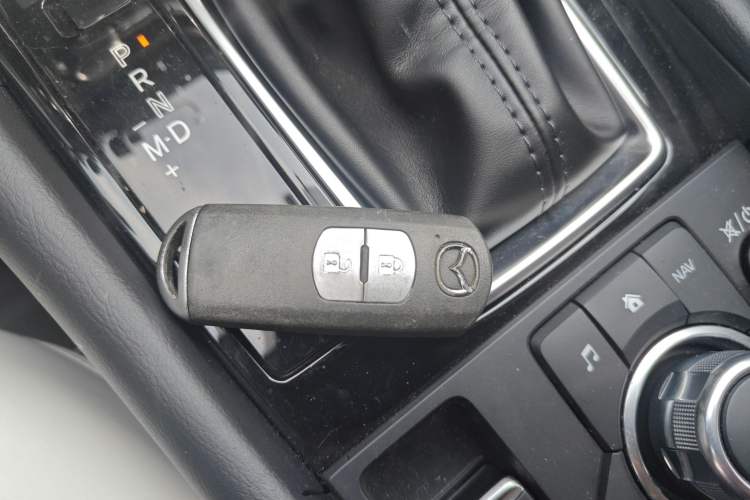 Used Mazda Mazda 3 Axela 2017 Hatchback 2.0L Automatic Luxury Model Emission Standard China V
