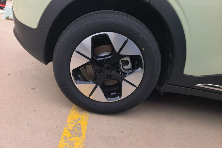 Used Geely Galaxy Geome 2025 UP 410km Exploration+ Edition Right Rear Wheel Hub