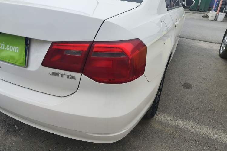 Used Volkswagen Jetta 2015 1.6L Manual Fashion Edition