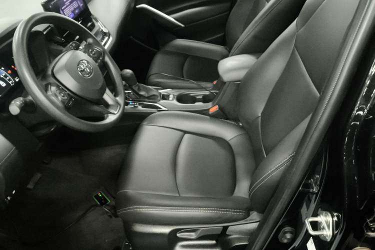 Used Toyota Corolla Cross 2023 2.0L Elite Edition Left Front Seat